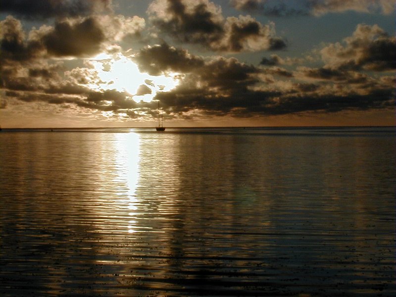 moorea_boat_sunset.jpg, 87 kB